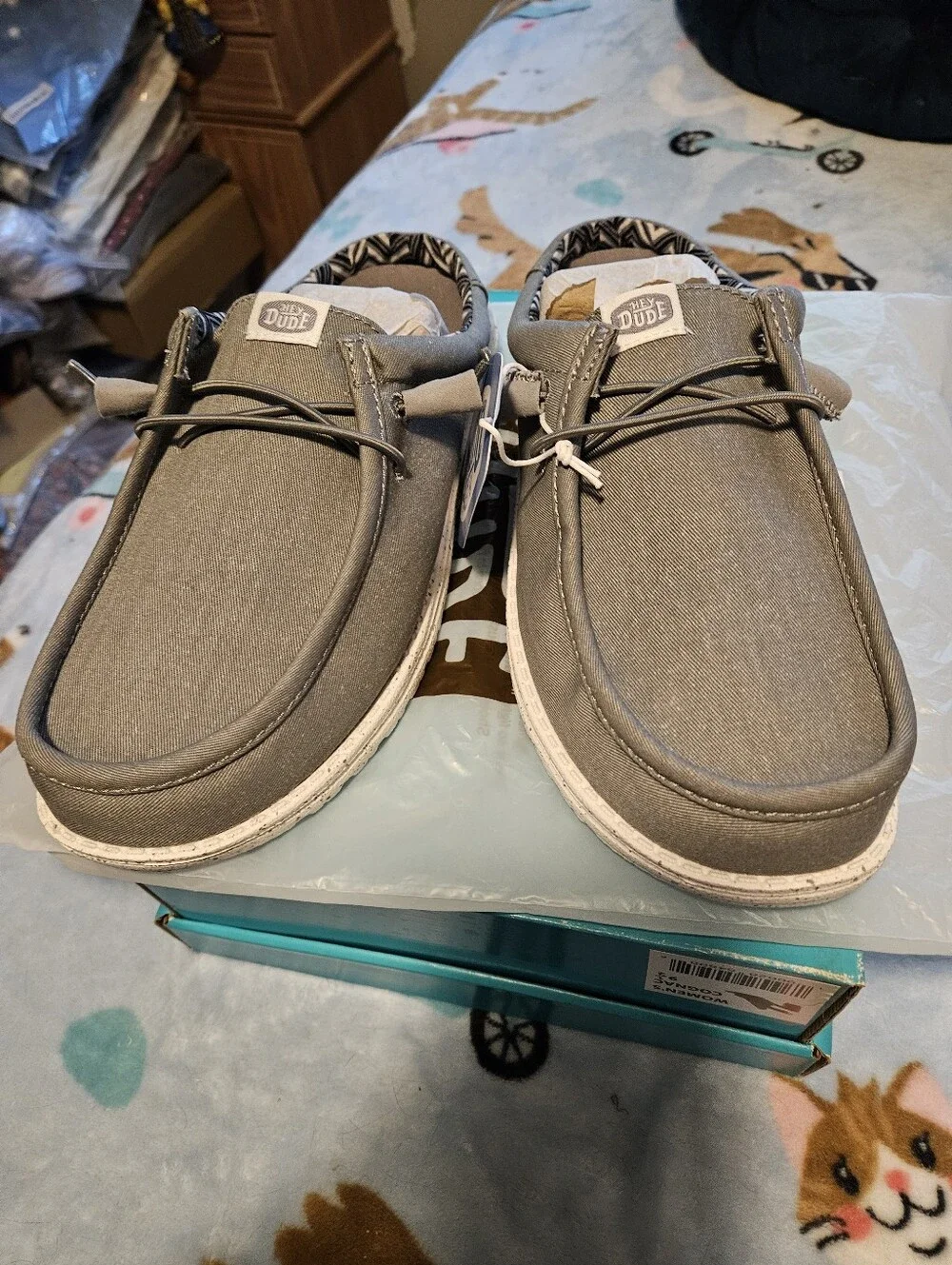 BRAND NEW ** HEY DUDE Casual Gray Slip-On Canvas Shoe